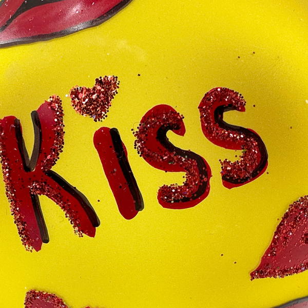 Christborn christmas decoration Pop Art Love yellow, pink, red painted, Love, Kiss, detail